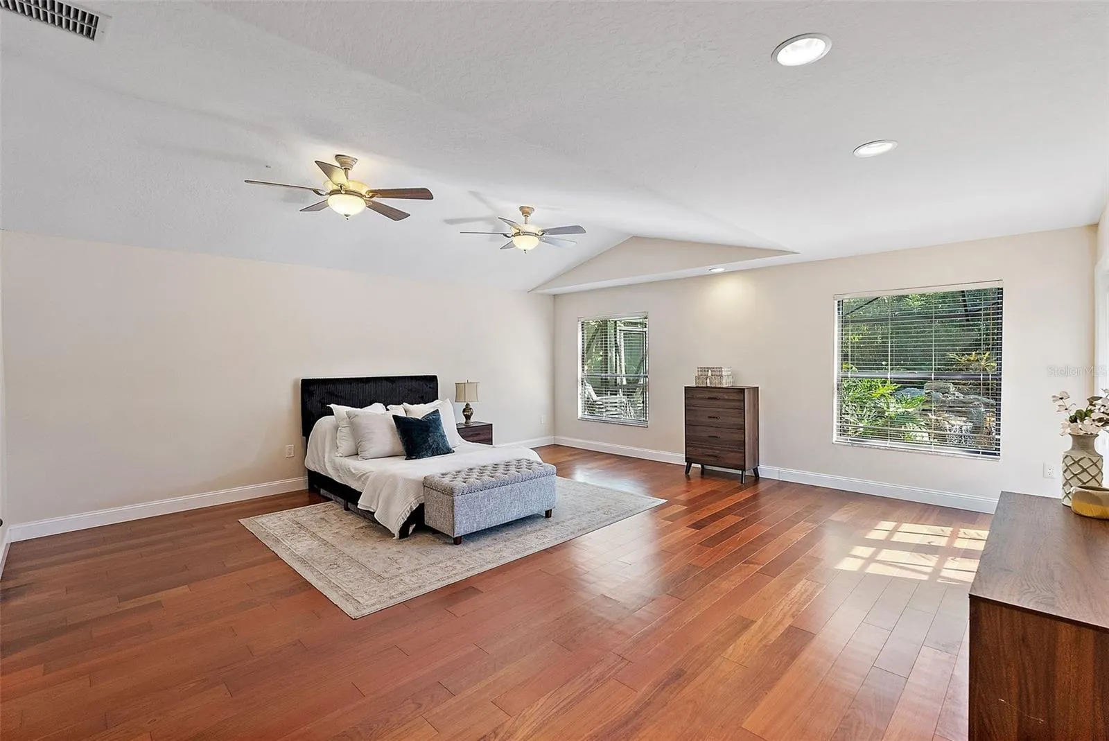 2371 LANDINGS CIR