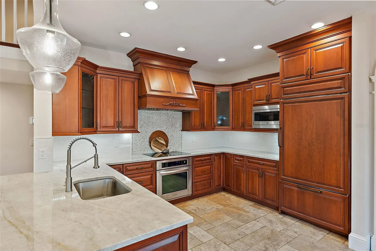 2371 LANDINGS CIR