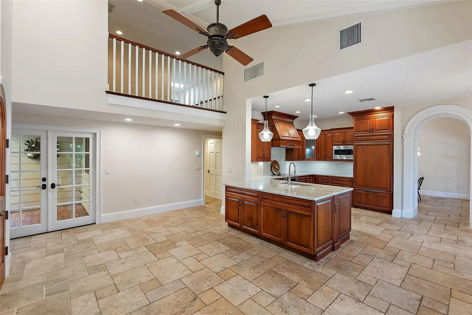 2371 LANDINGS CIR