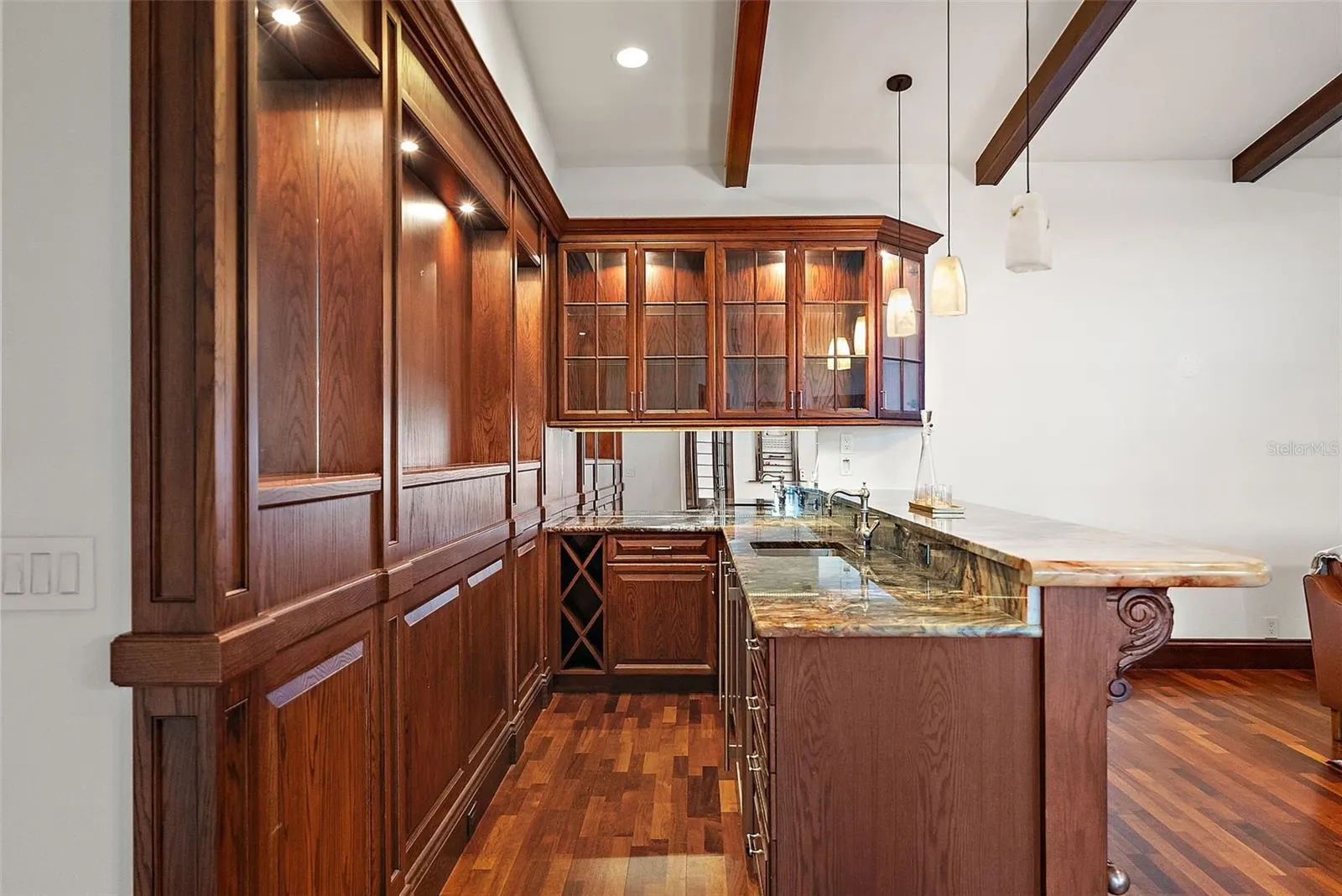 2371 LANDINGS CIR