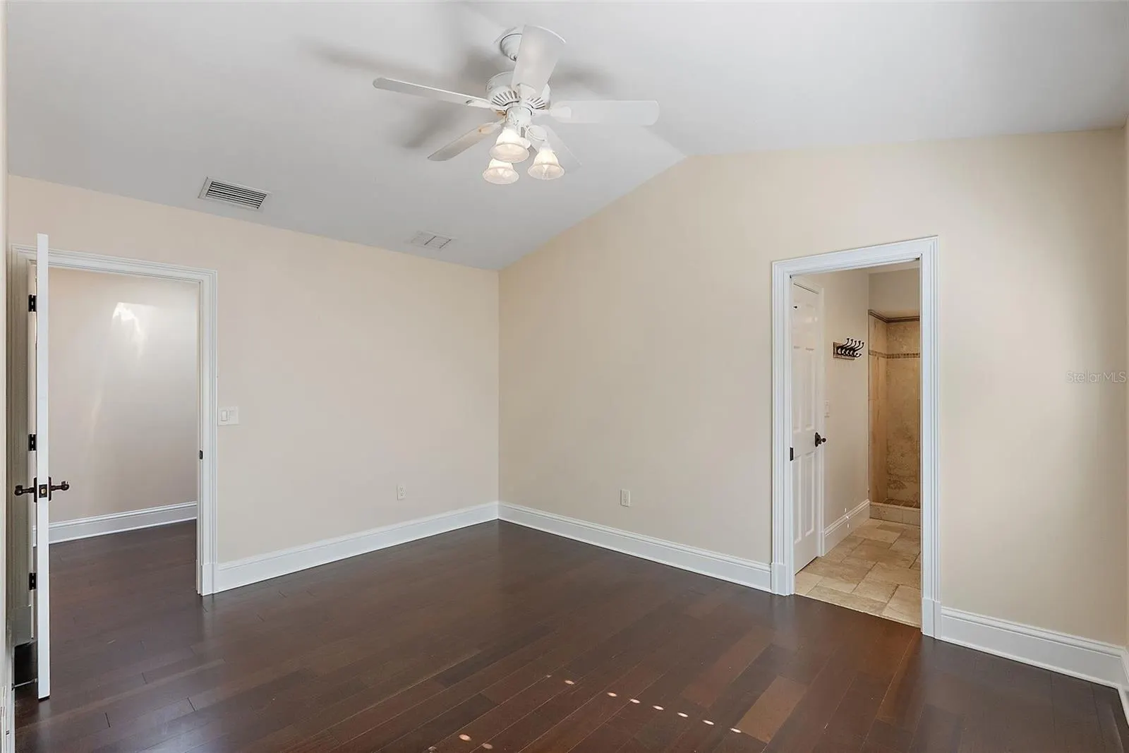 2371 LANDINGS CIR