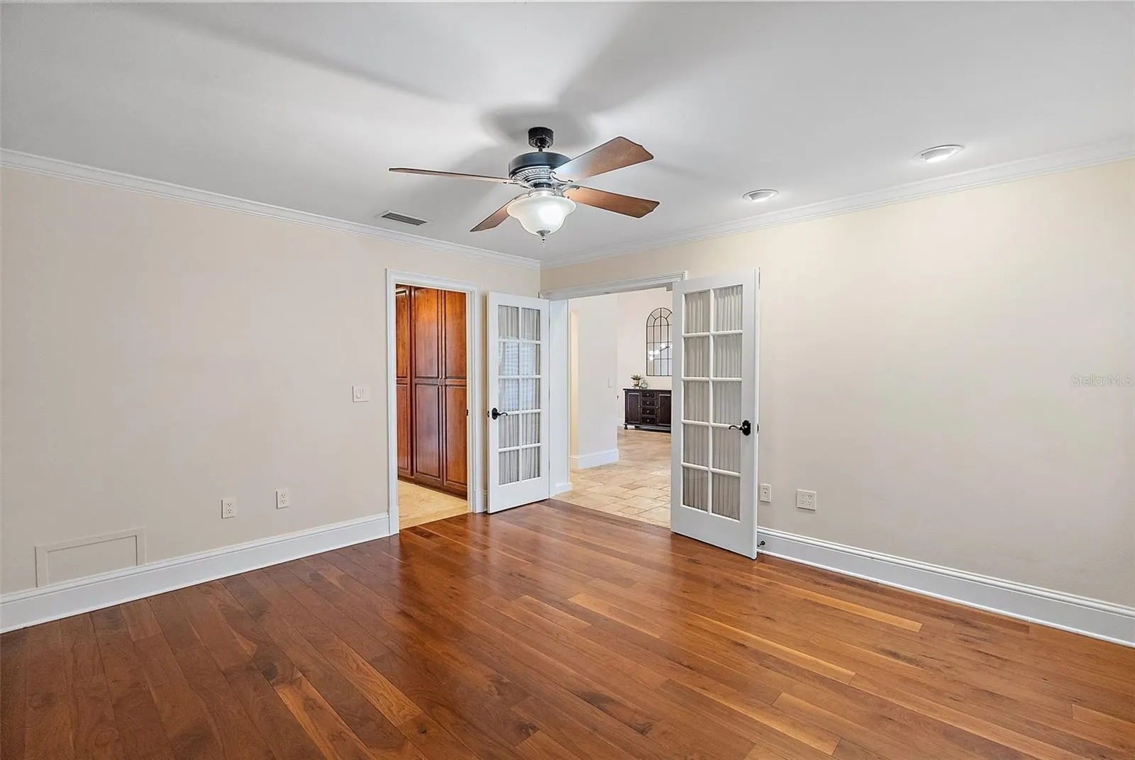 2371 LANDINGS CIR