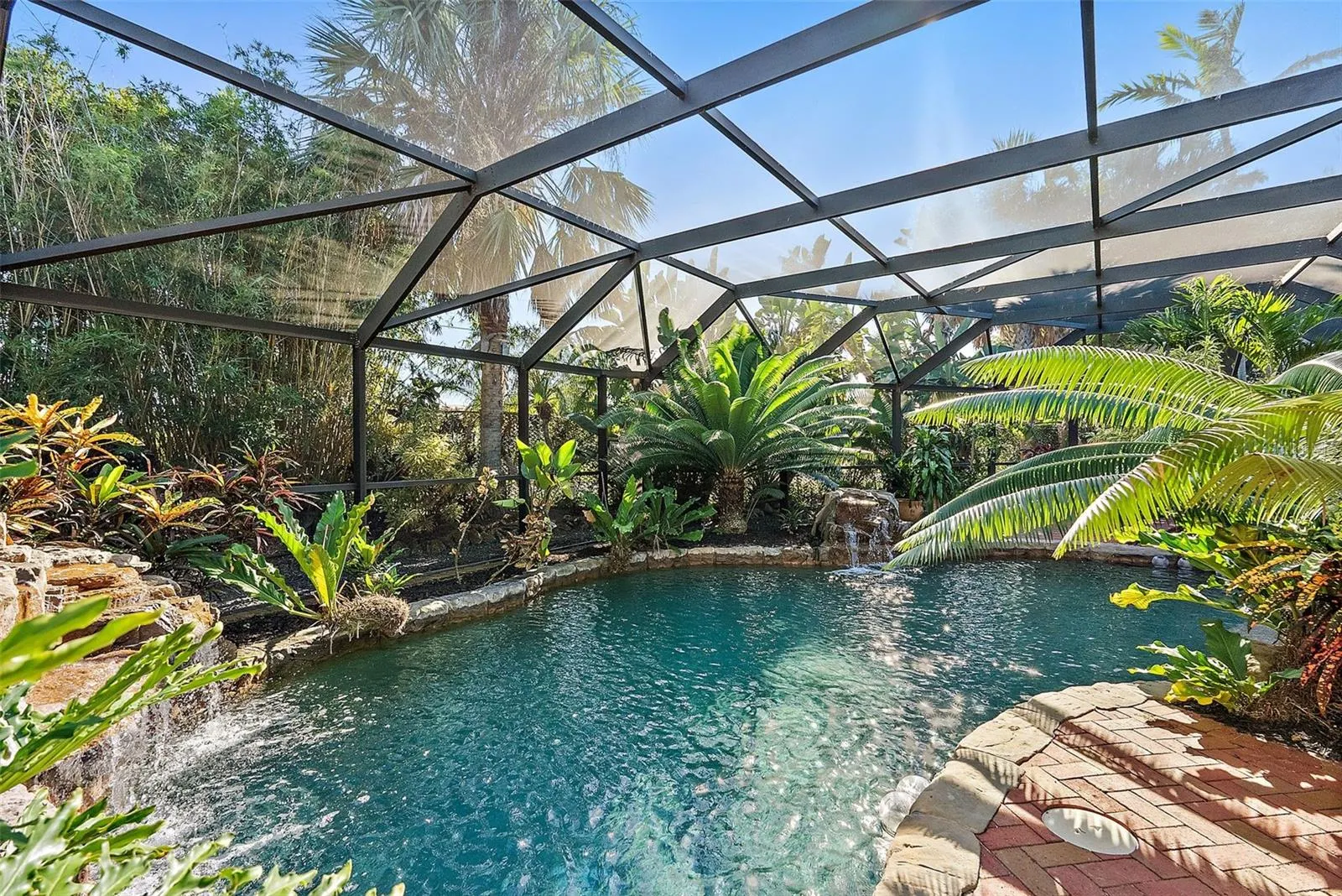 2371 LANDINGS CIR