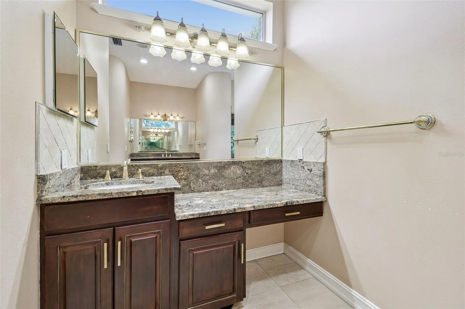 3020 KENSINGTON TRCE