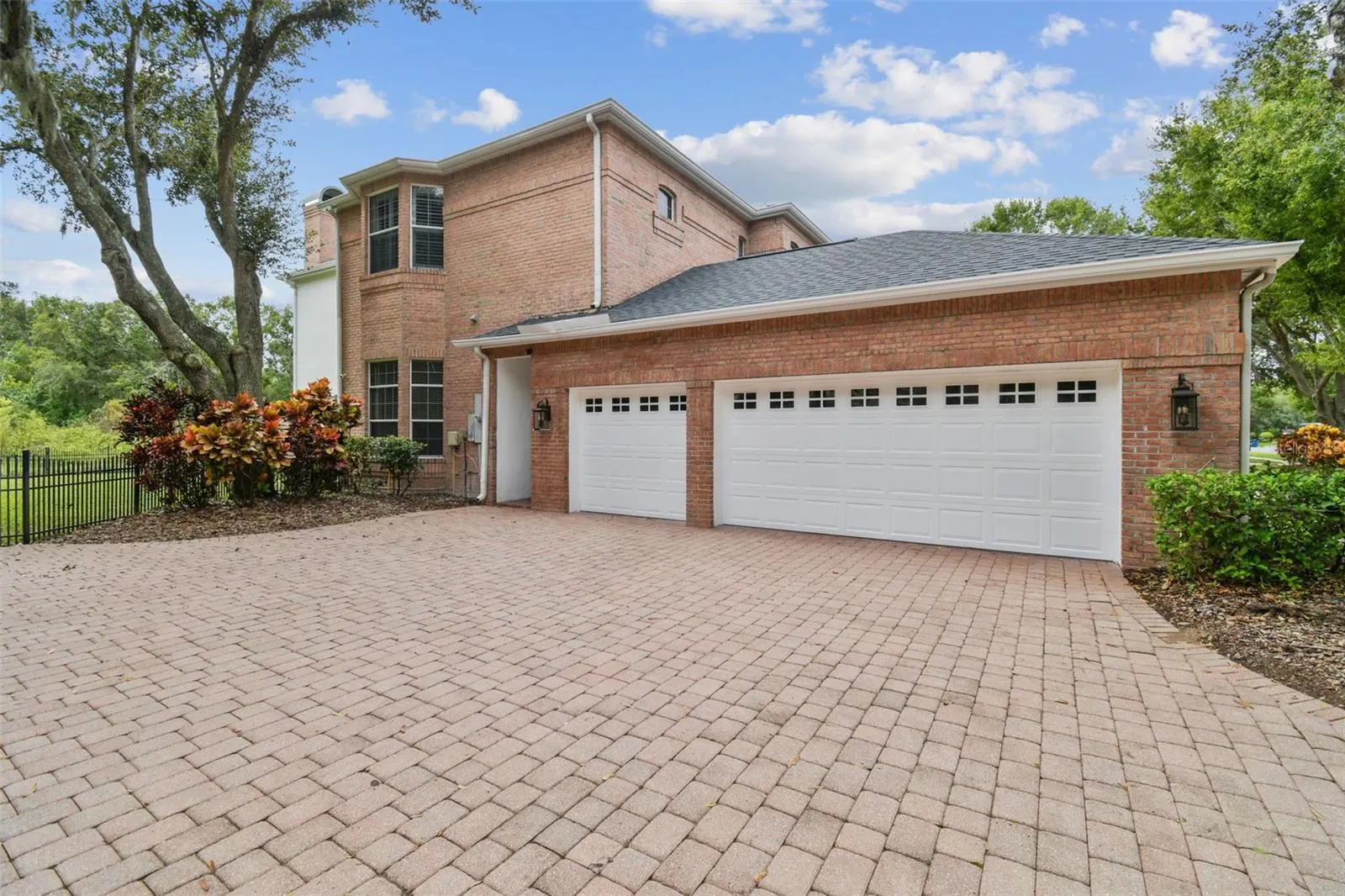 3020 KENSINGTON TRCE
