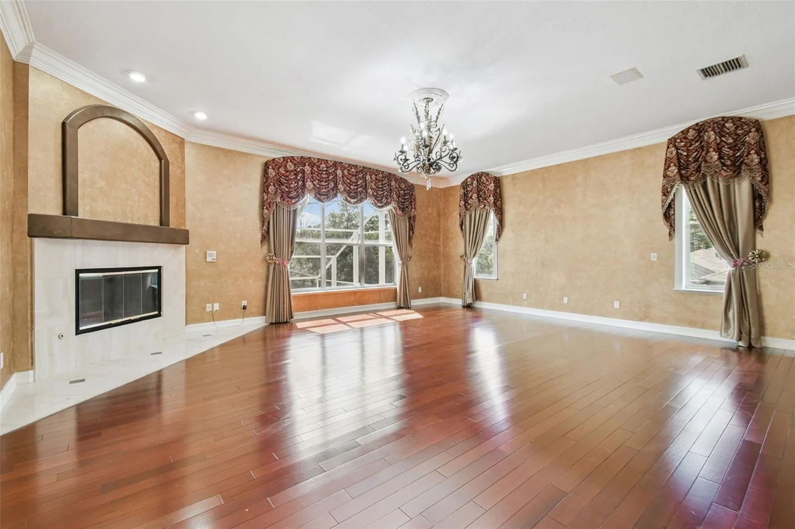 3020 KENSINGTON TRCE