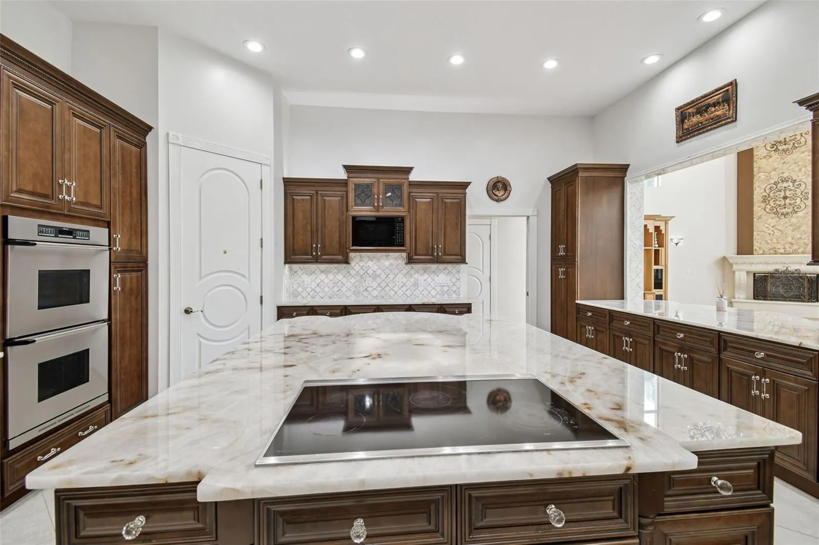 3020 KENSINGTON TRCE