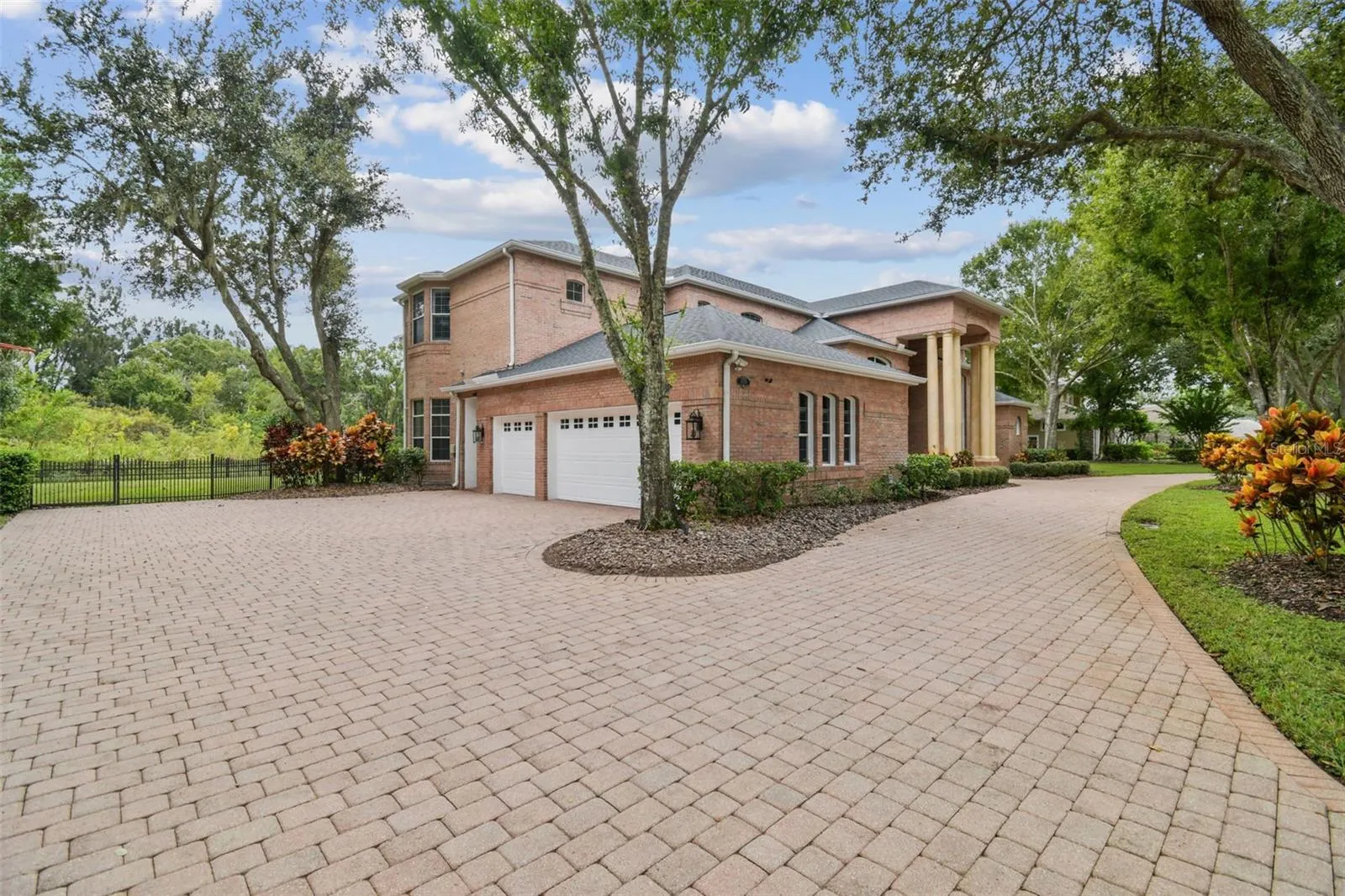 3020 KENSINGTON TRCE