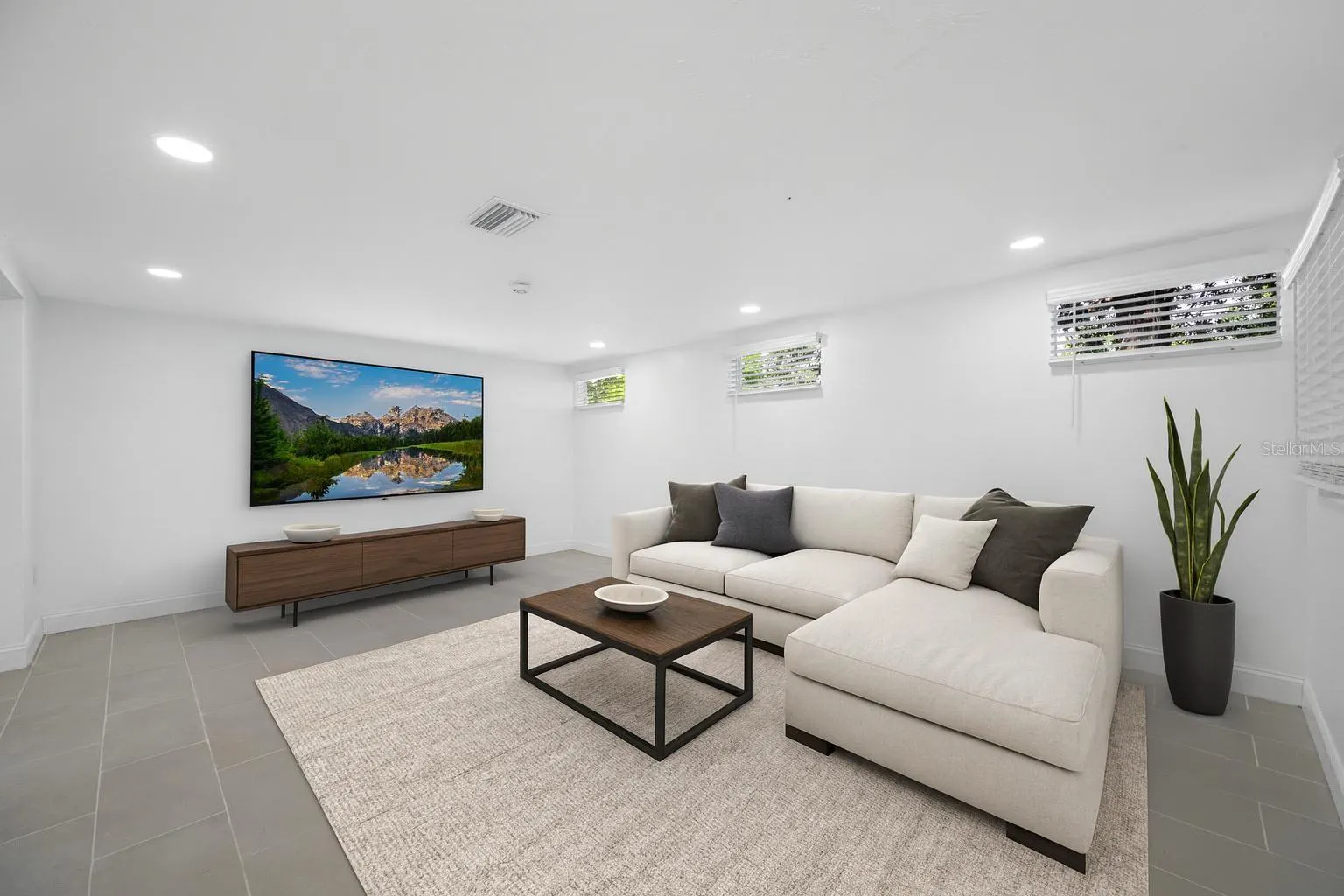 3141 ALTA VISTA ST