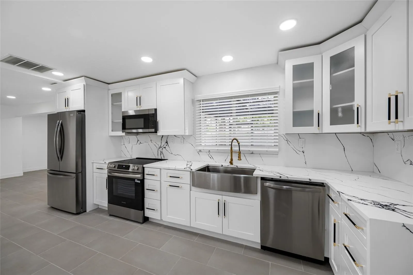 3141 ALTA VISTA ST
