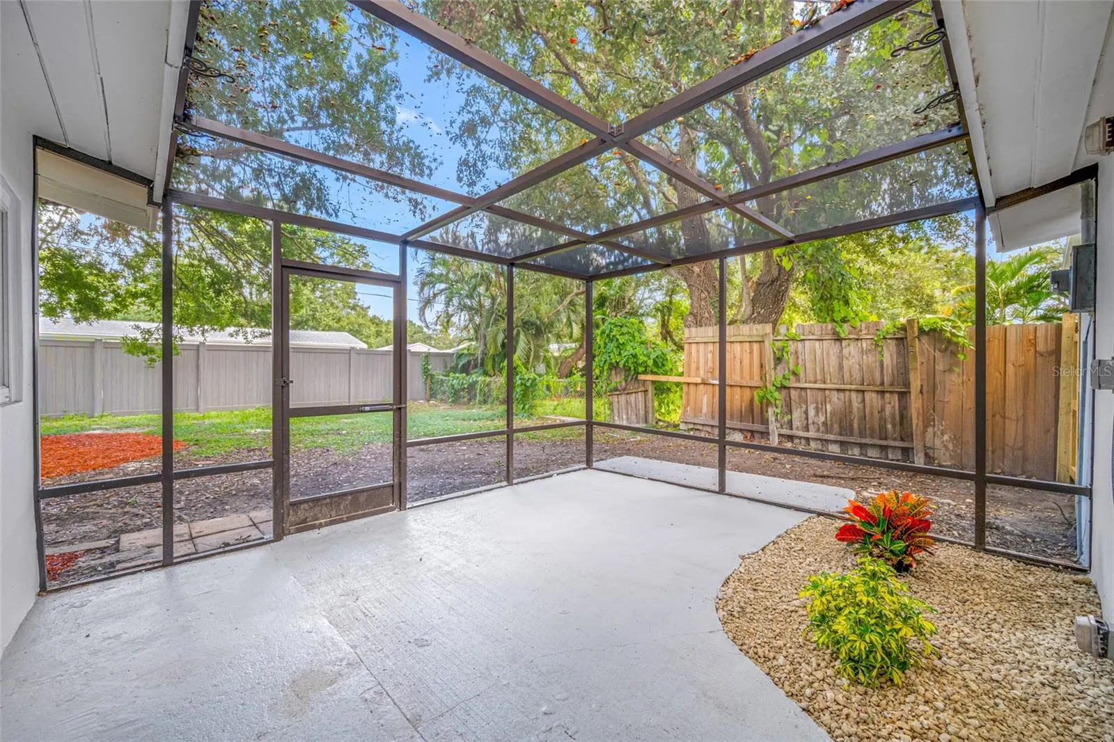 3141 ALTA VISTA ST