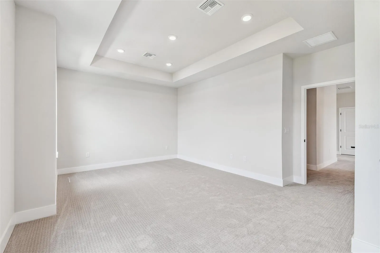 1585 MERRYTHOUGHT LN