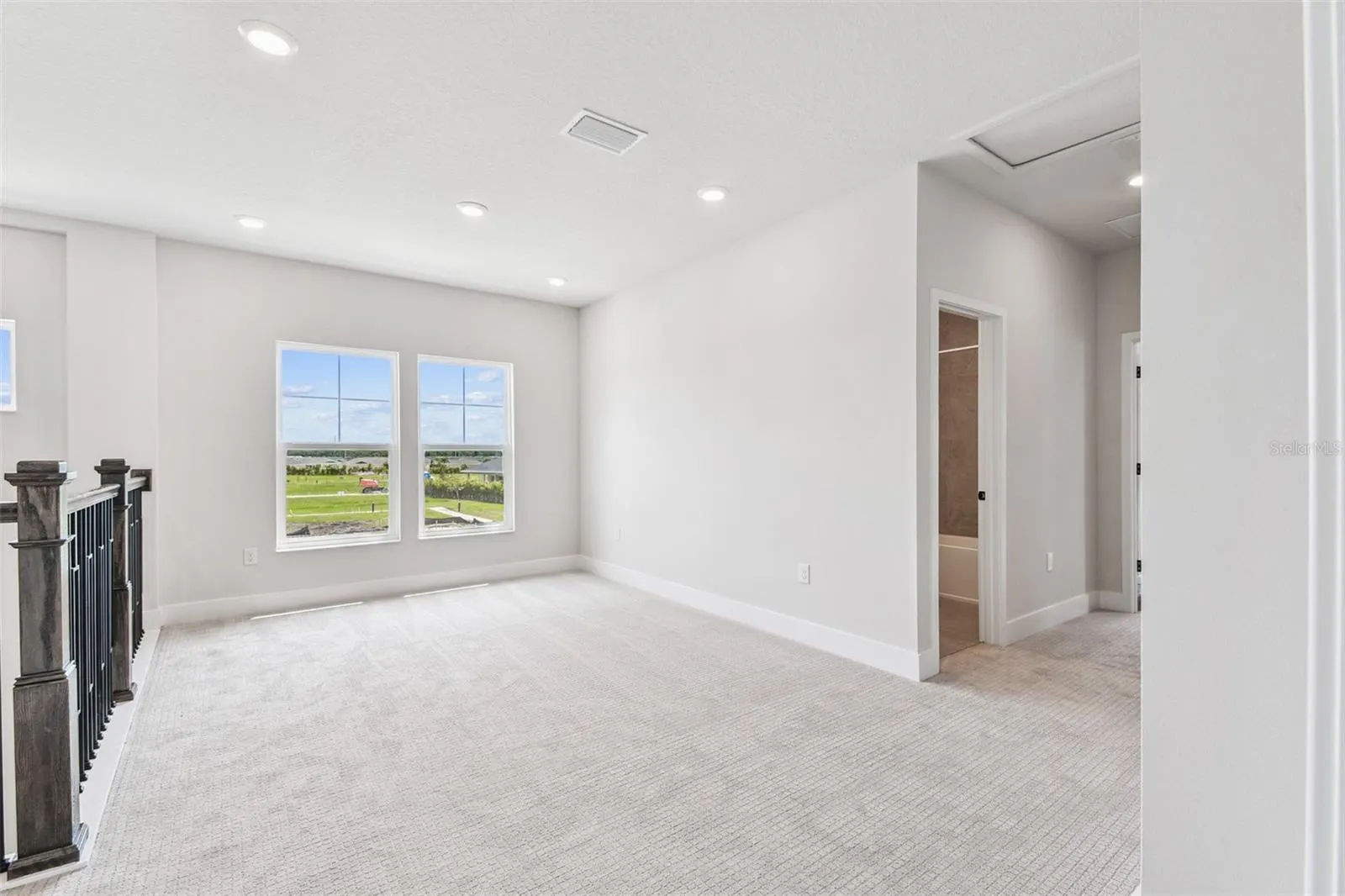 1585 MERRYTHOUGHT LN