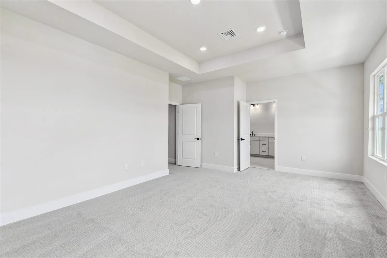 1585 MERRYTHOUGHT LN