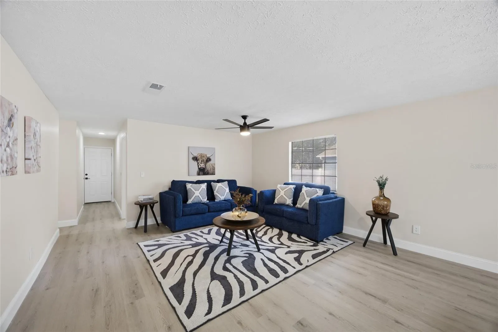 920 W CANDLEWOOD AVE
