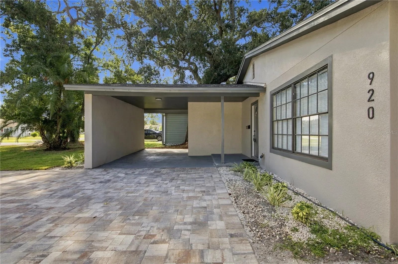 920 W CANDLEWOOD AVE