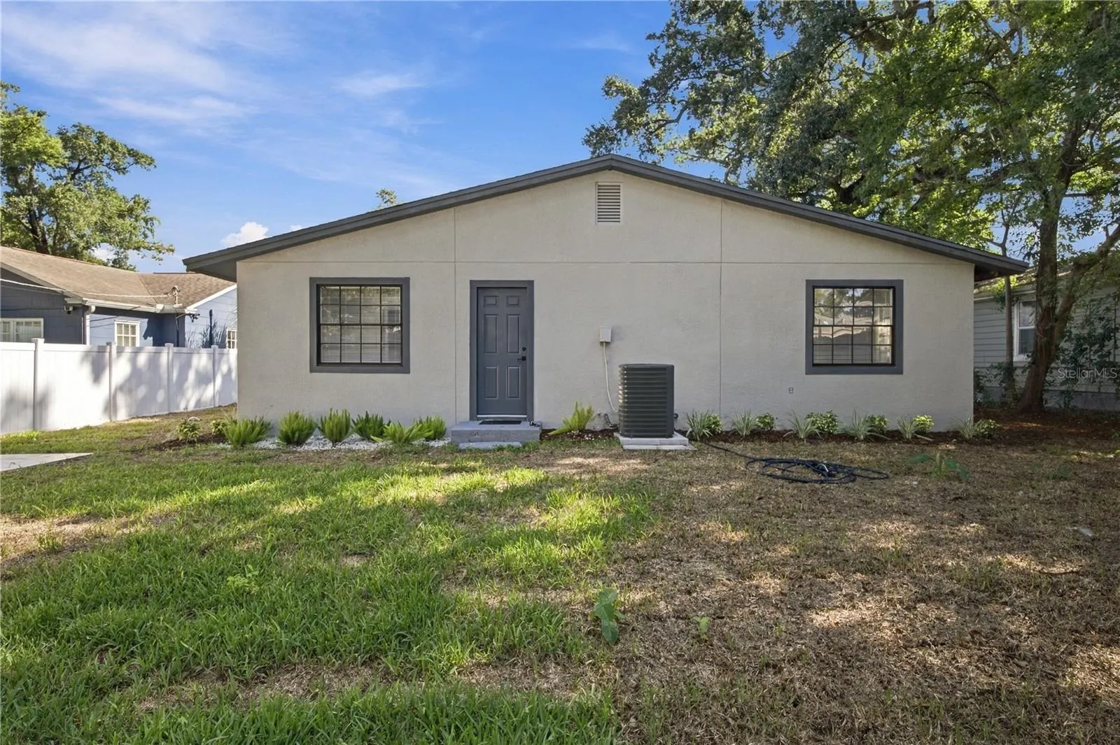 920 W CANDLEWOOD AVE