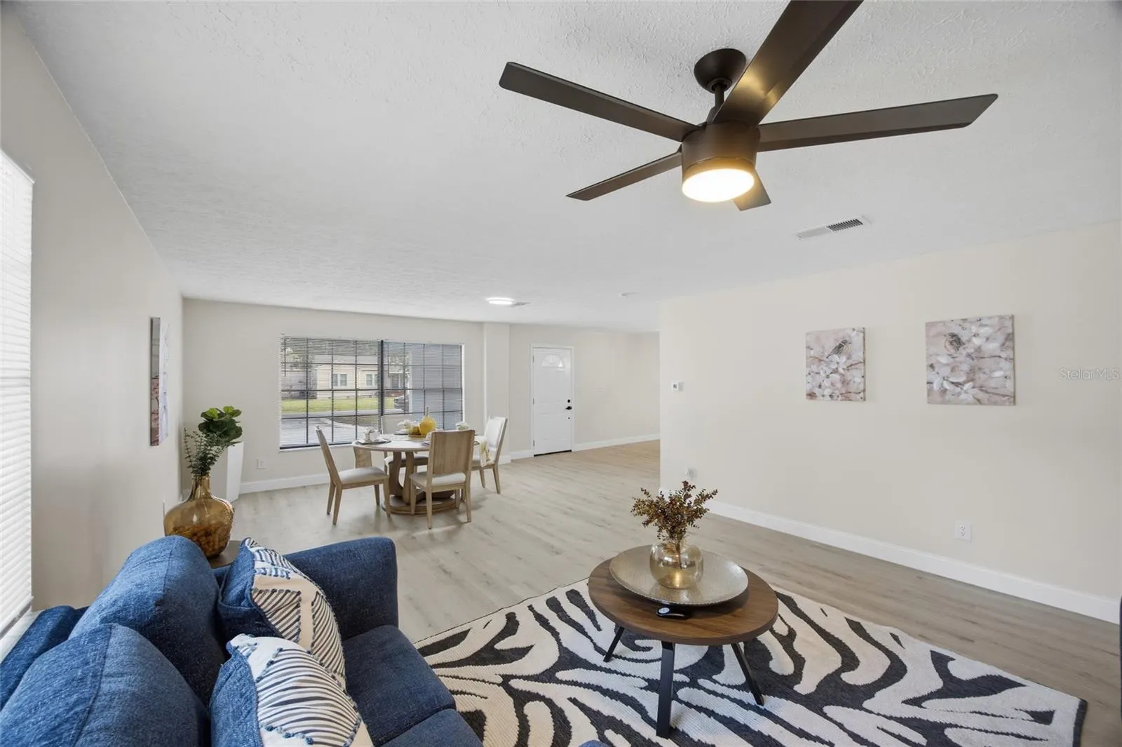 920 W CANDLEWOOD AVE