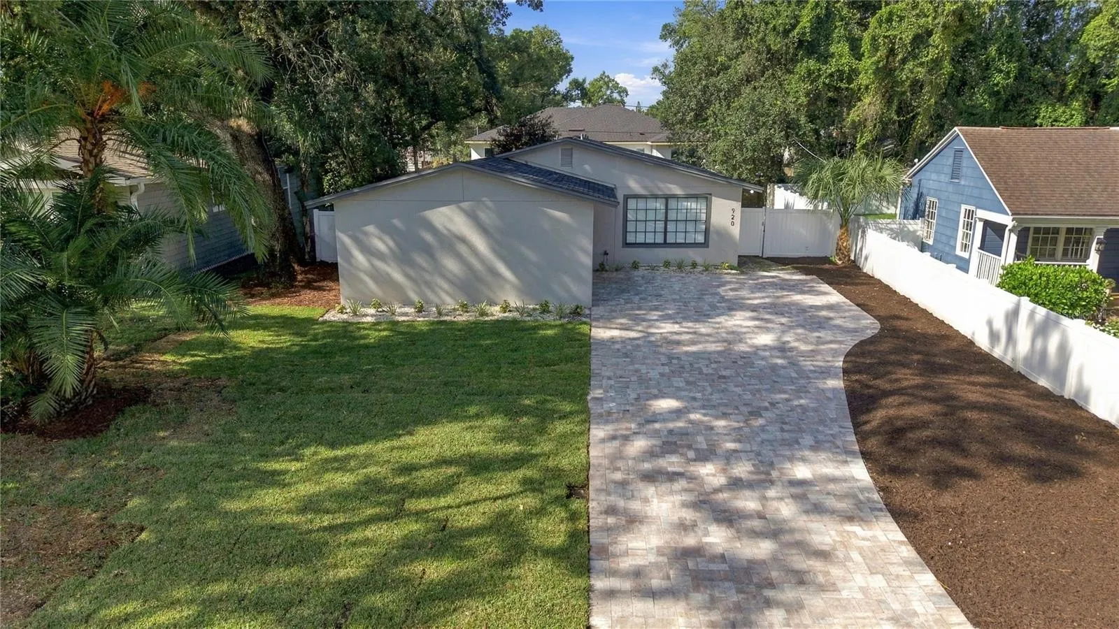 920 W CANDLEWOOD AVE