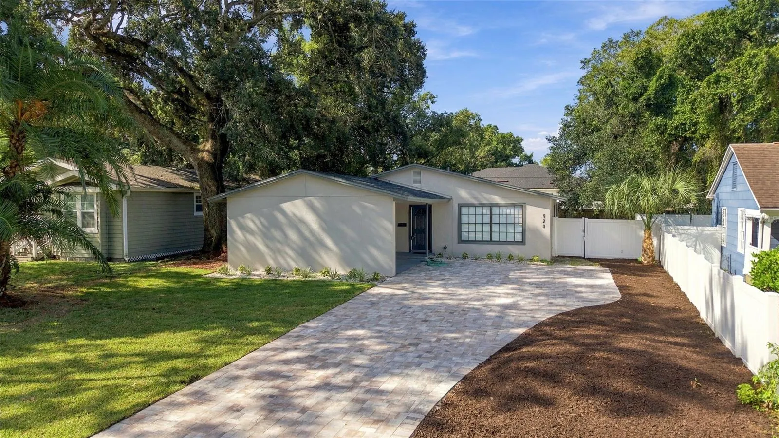 920 W CANDLEWOOD AVE