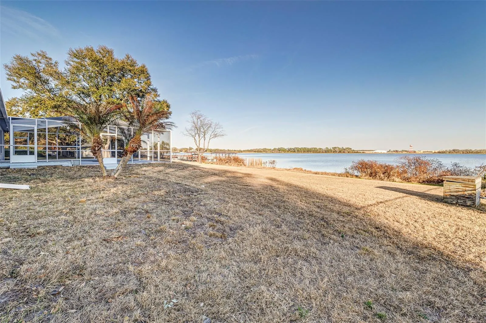 411 EDGEWATER DR