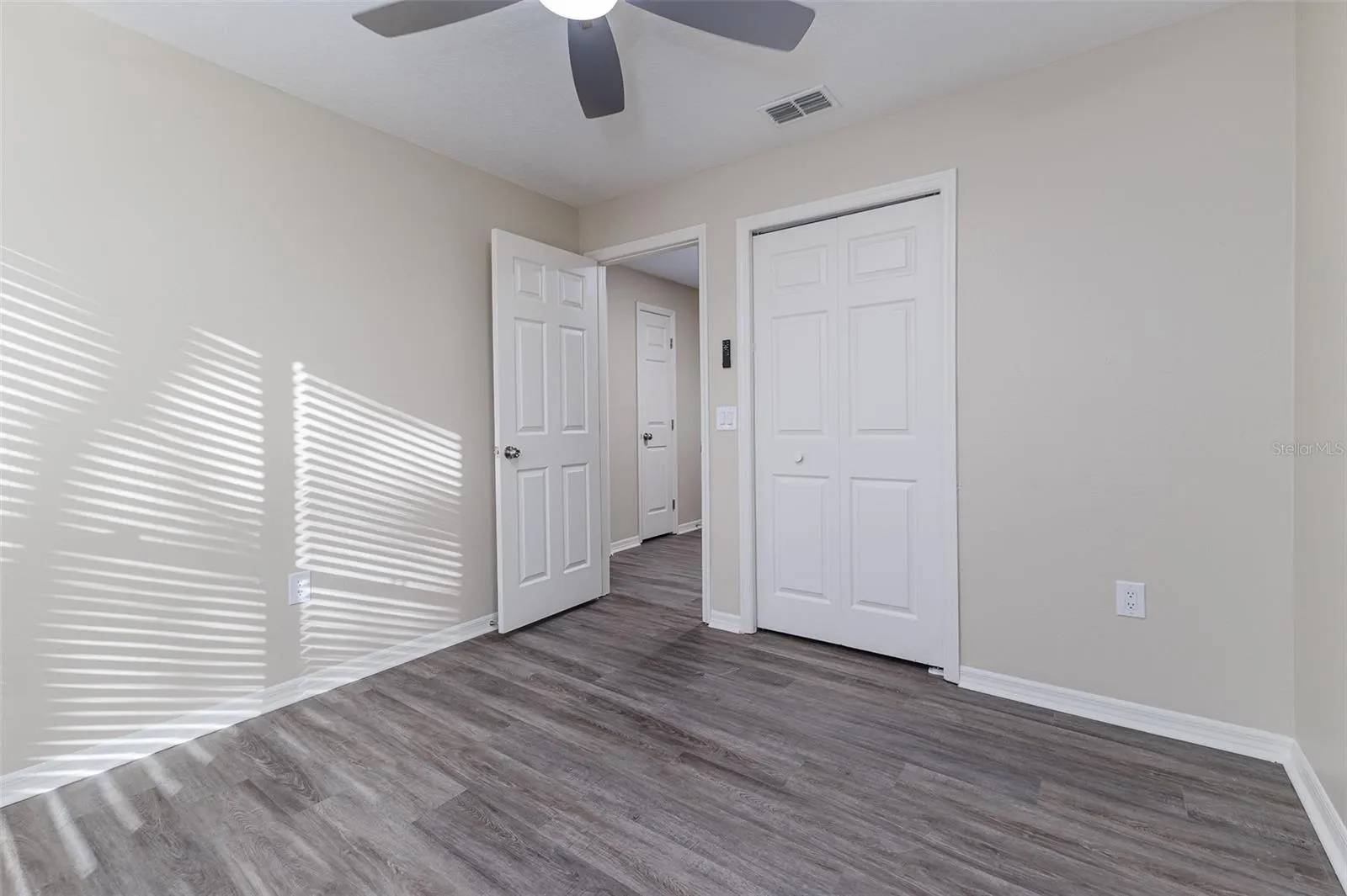 411 EDGEWATER DR