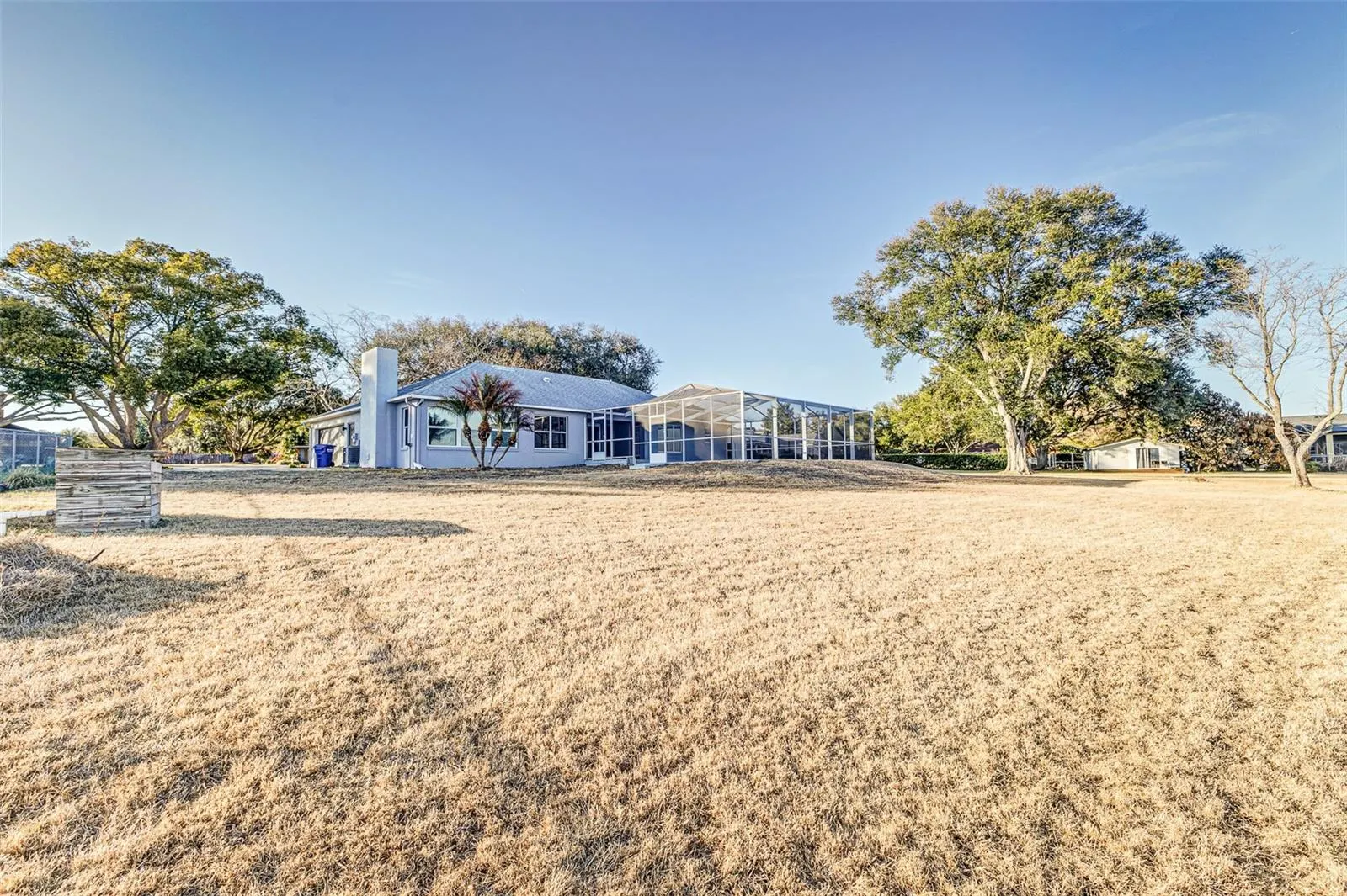 411 EDGEWATER DR