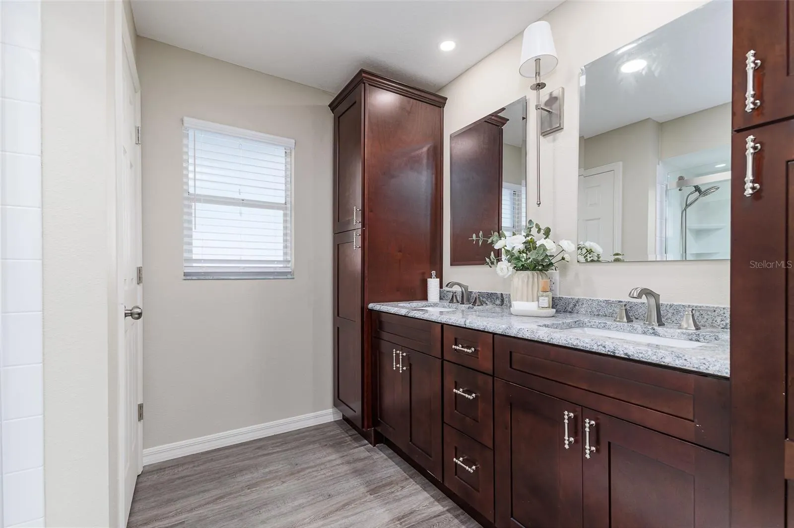 411 EDGEWATER DR