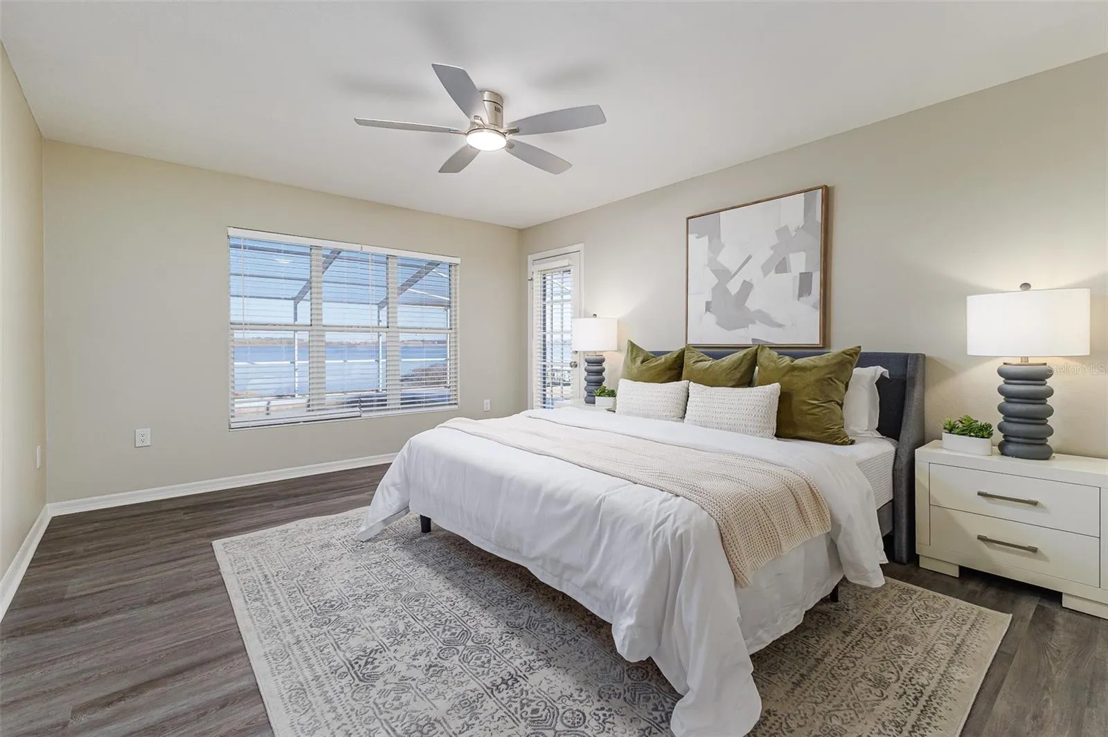 411 EDGEWATER DR