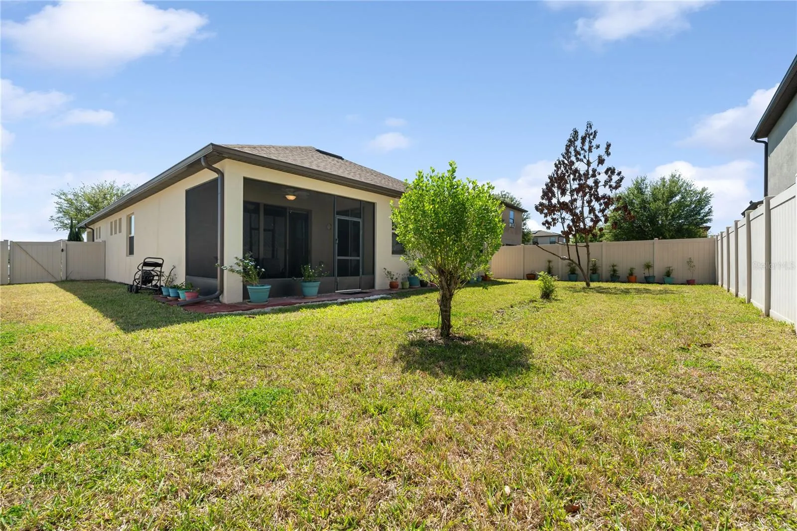 1110 UMBRIA LN