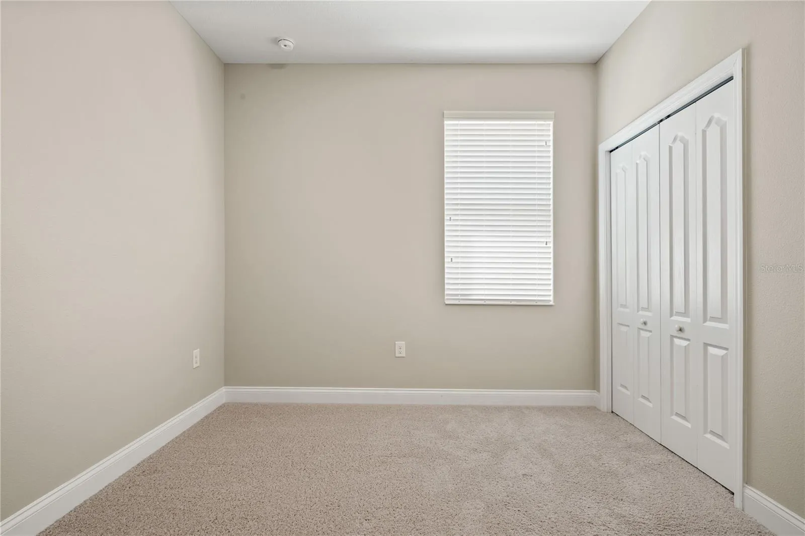 1110 UMBRIA LN