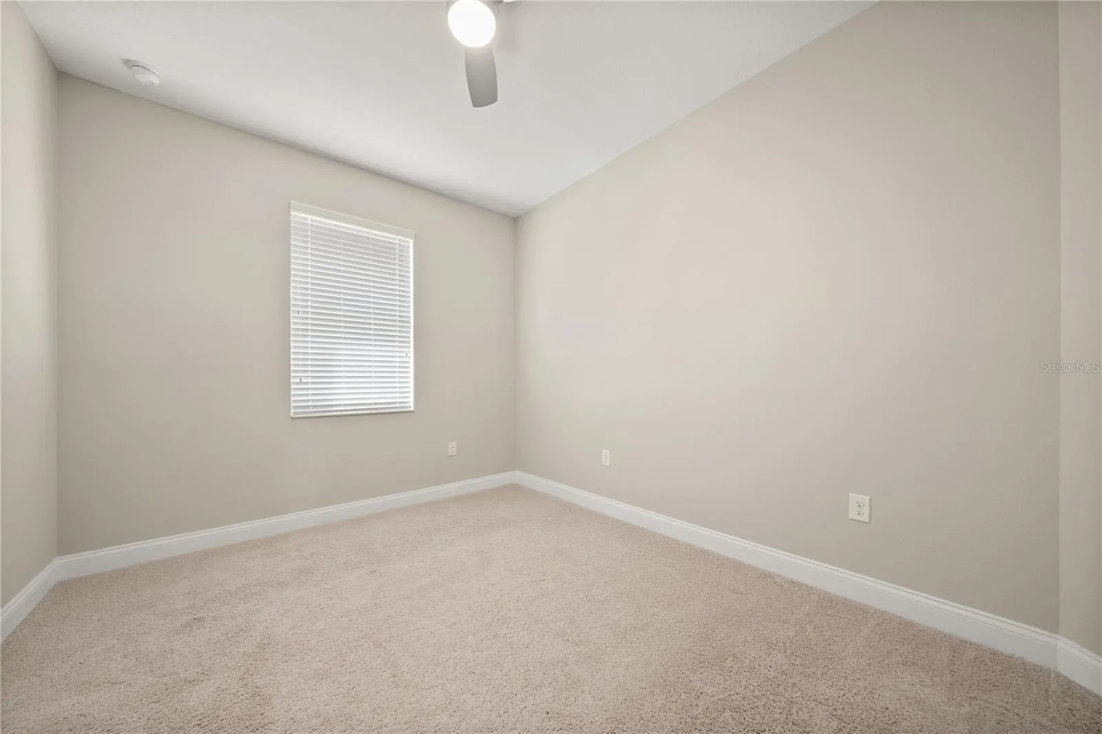1110 UMBRIA LN