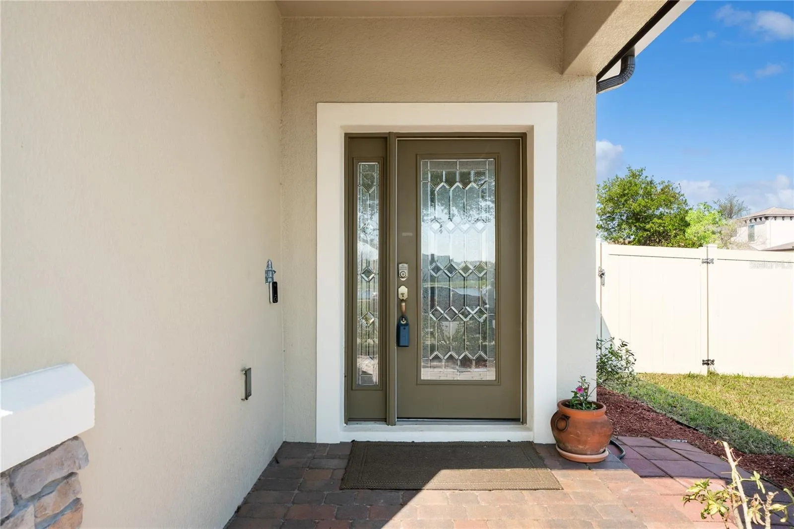 1110 UMBRIA LN