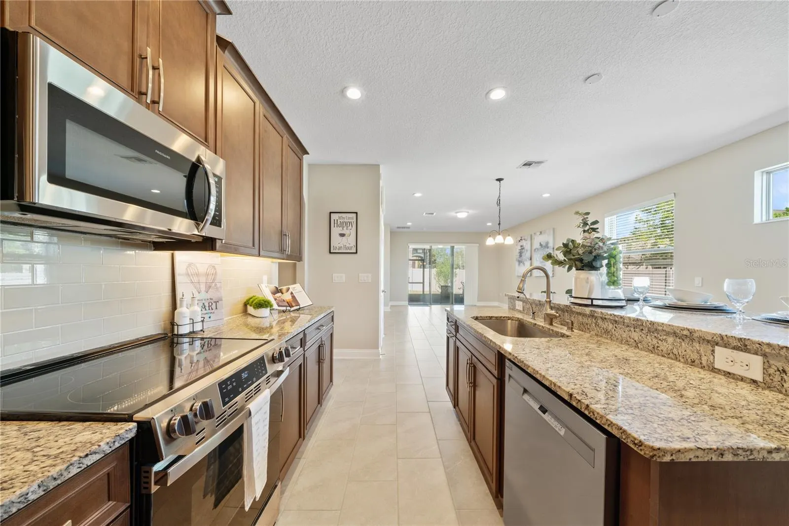 1110 UMBRIA LN