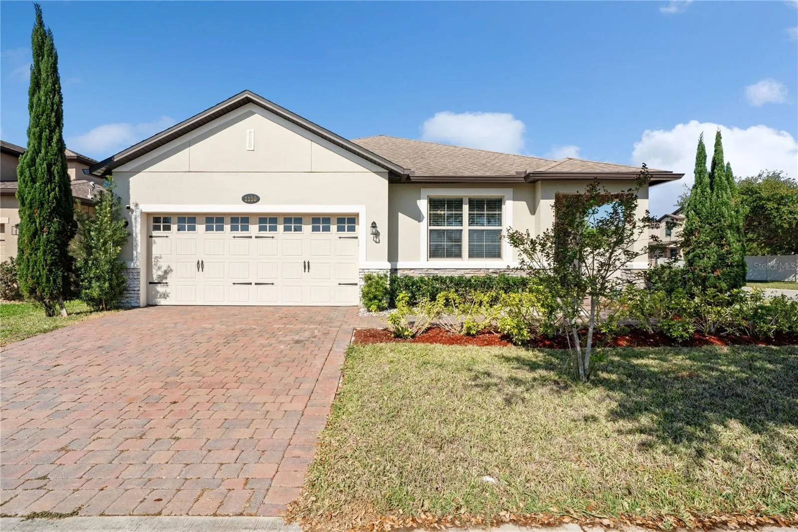 1110 UMBRIA LN