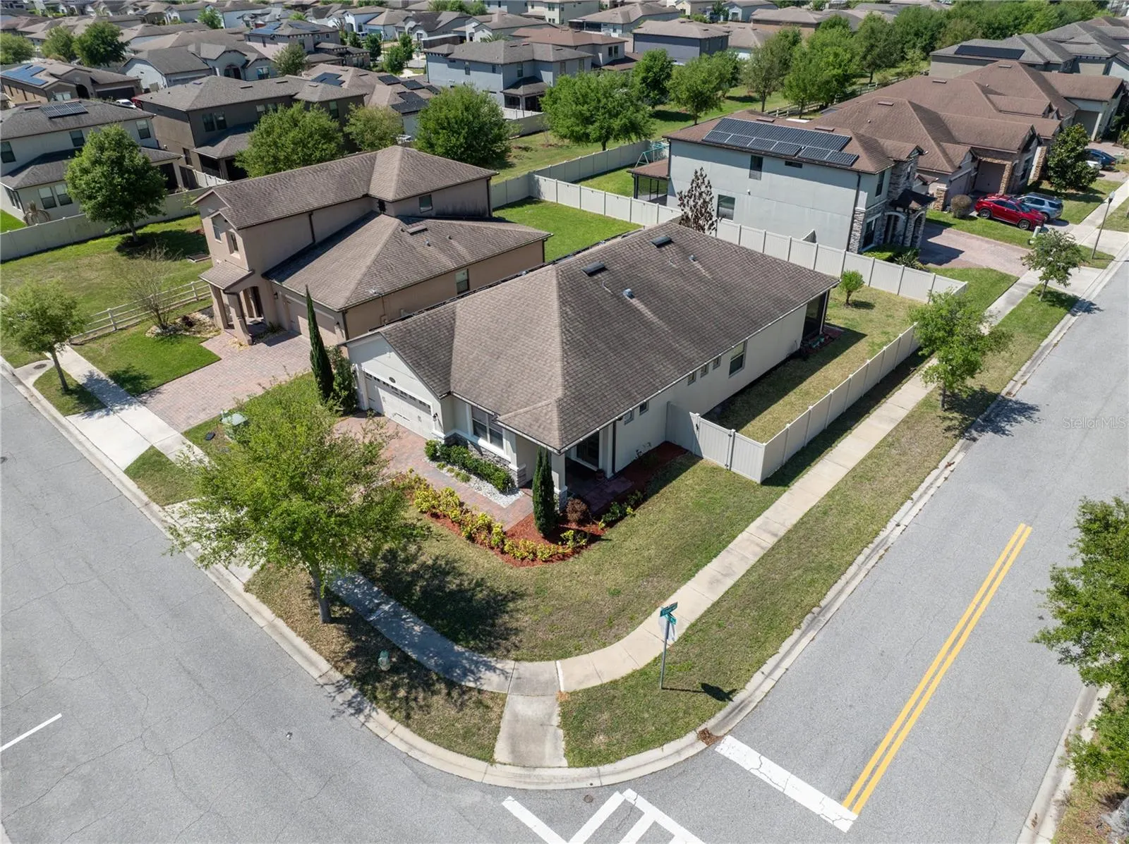 1110 UMBRIA LN