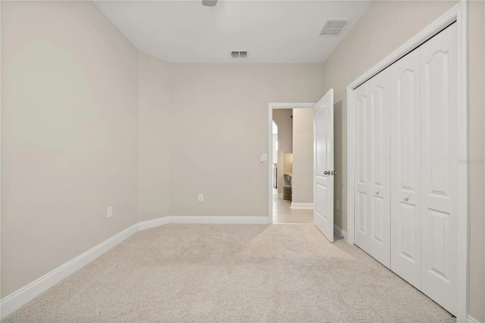 1110 UMBRIA LN