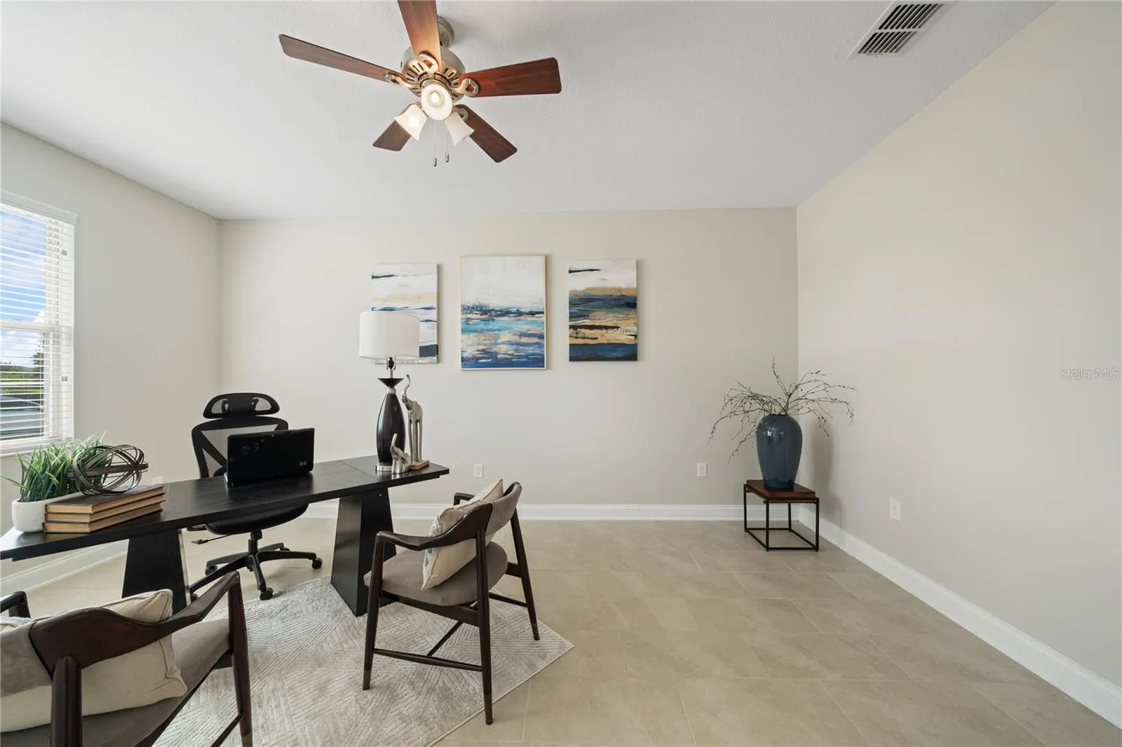 1110 UMBRIA LN