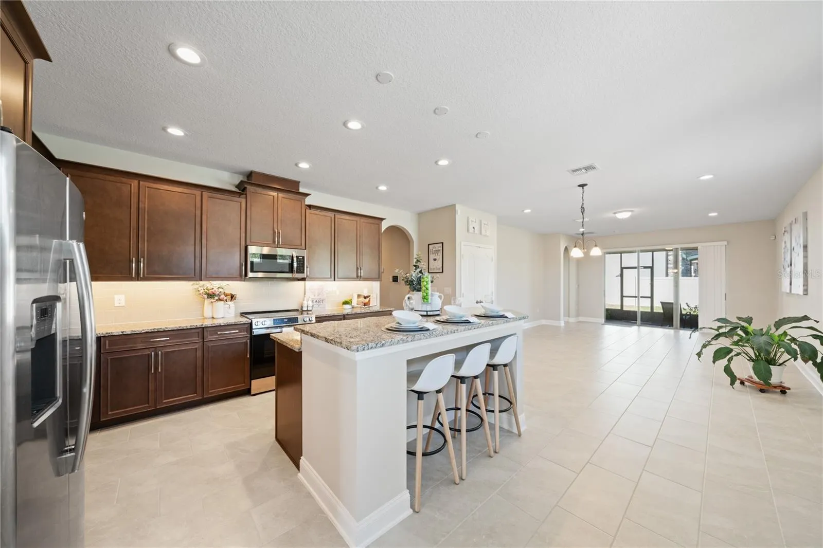 1110 UMBRIA LN