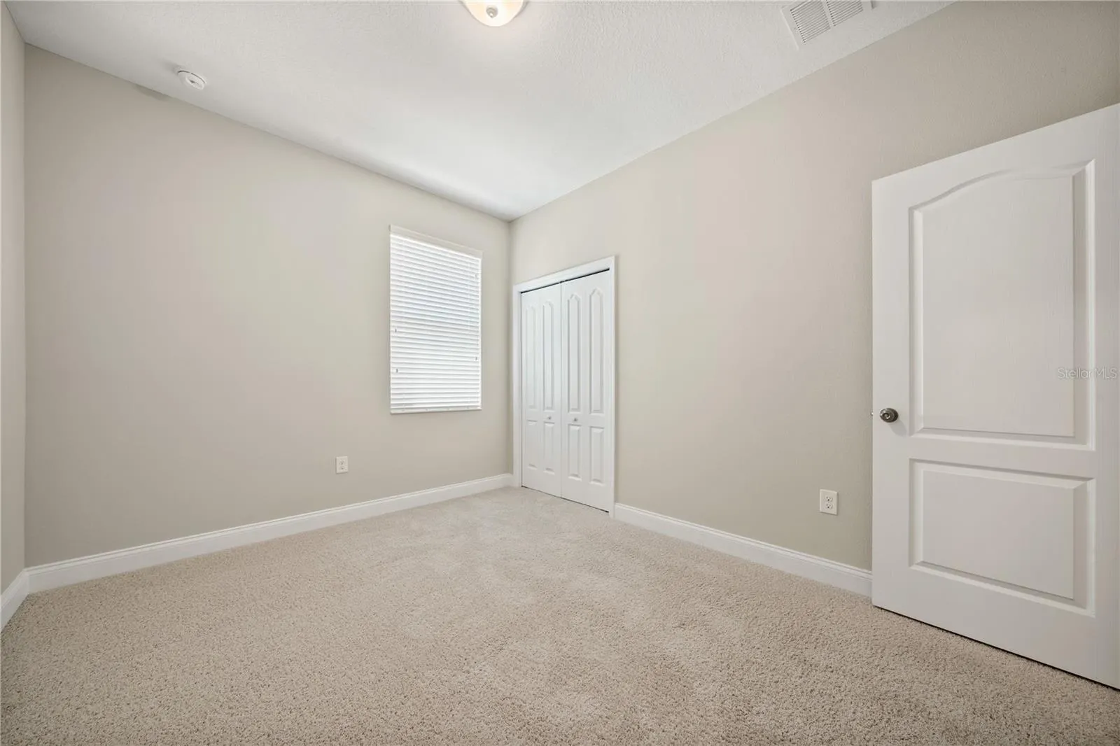 1110 UMBRIA LN