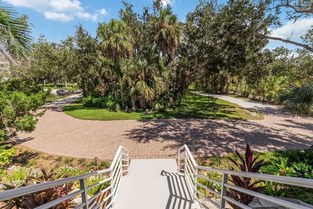 6511 BAYSHORE RD