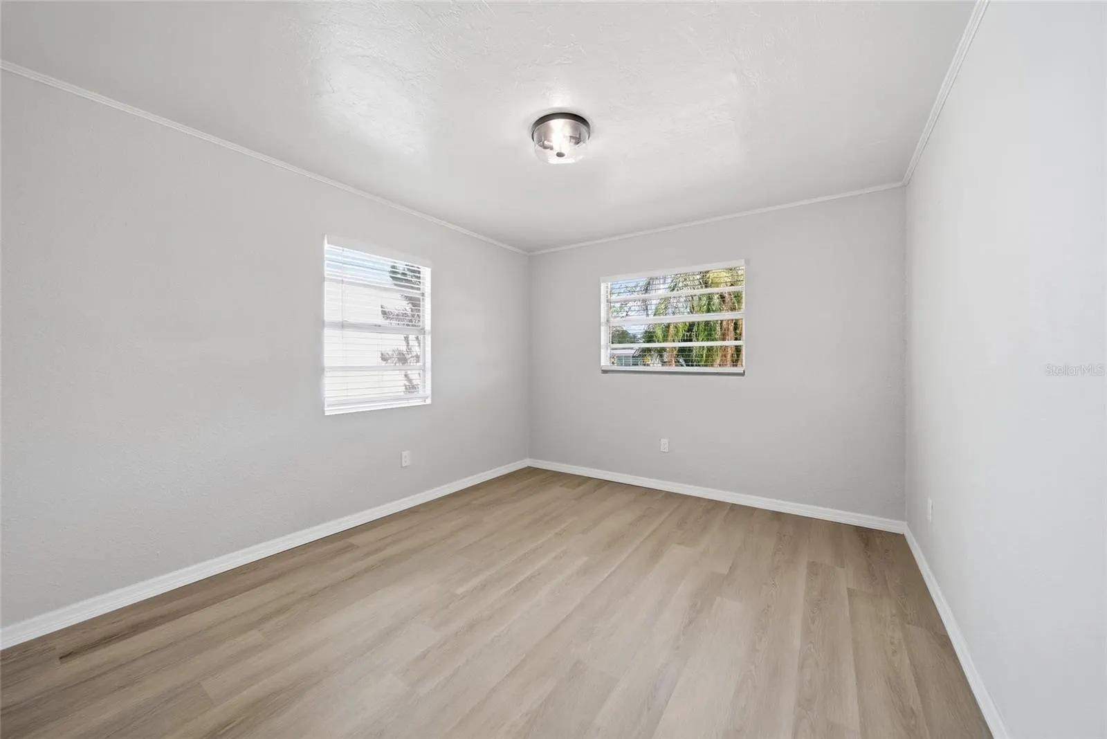 125 CRYSTAL BEACH AVE