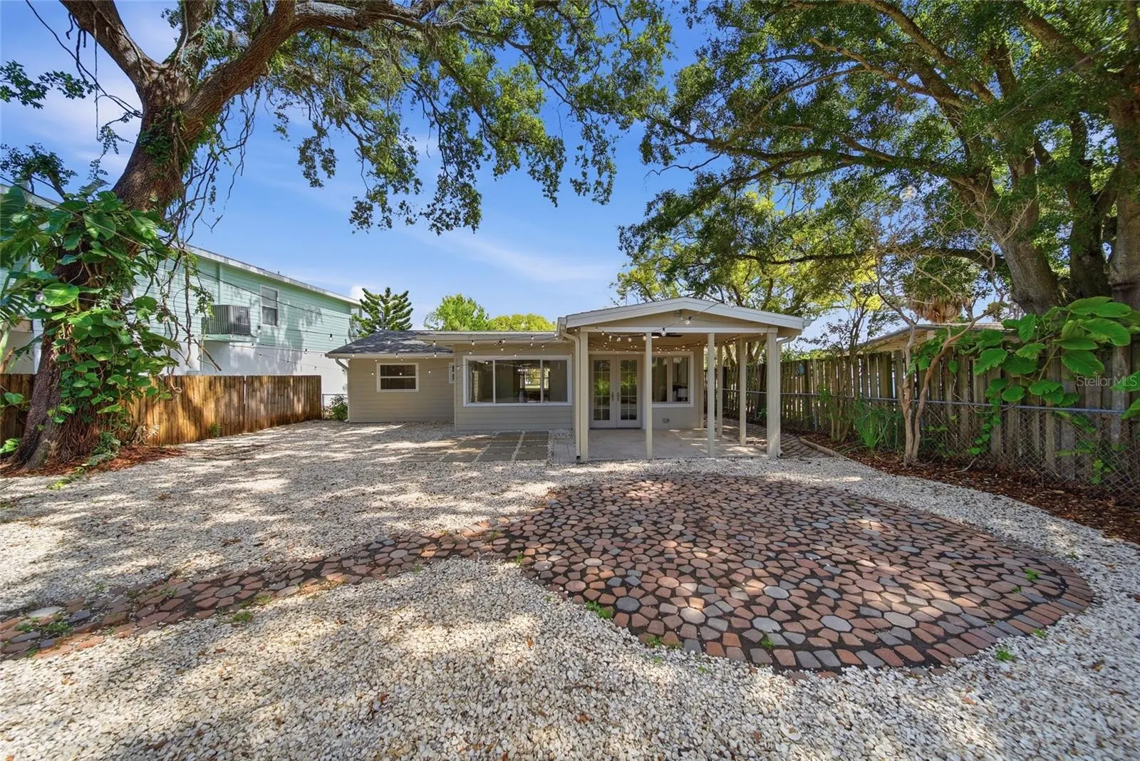 125 CRYSTAL BEACH AVE