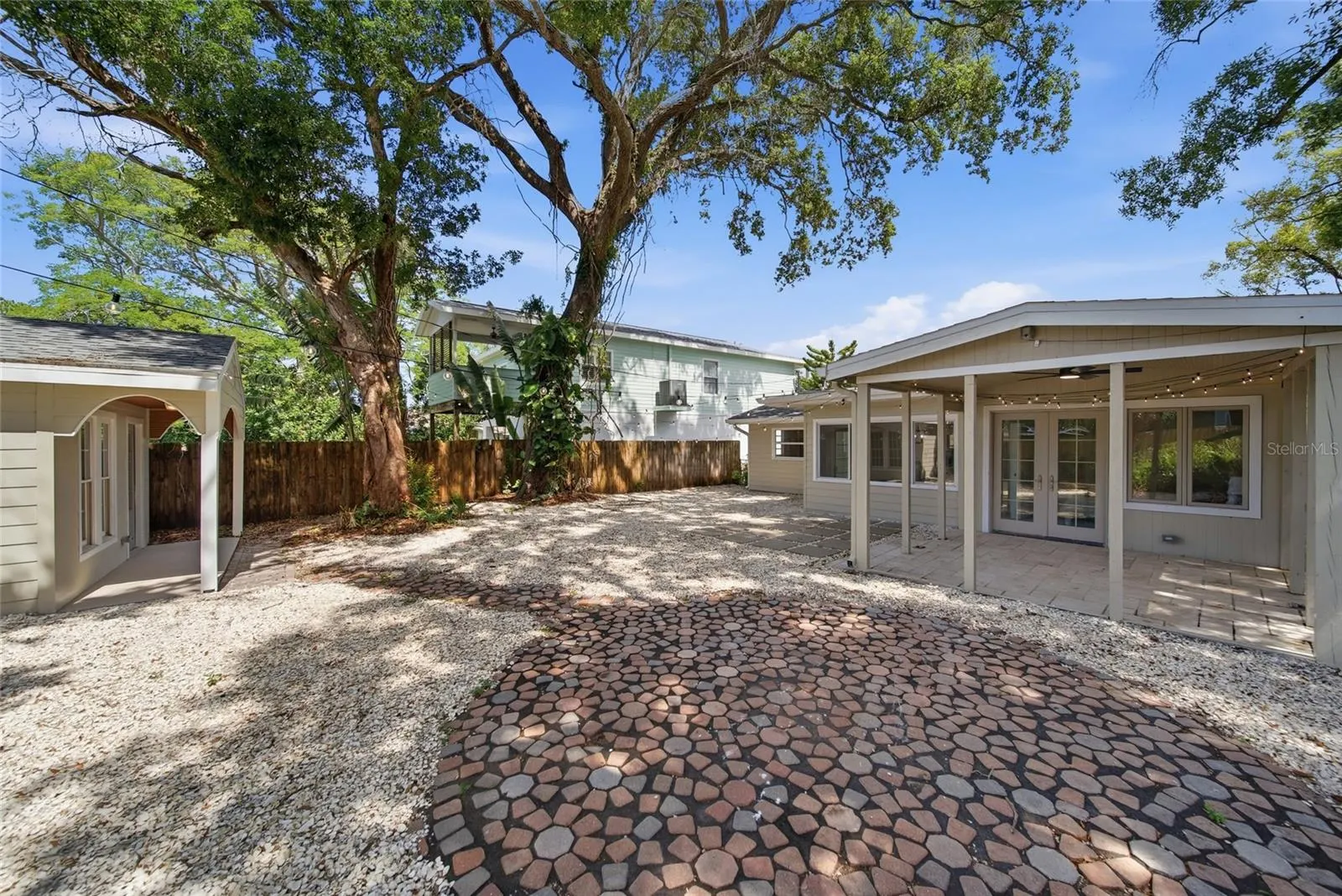 125 CRYSTAL BEACH AVE
