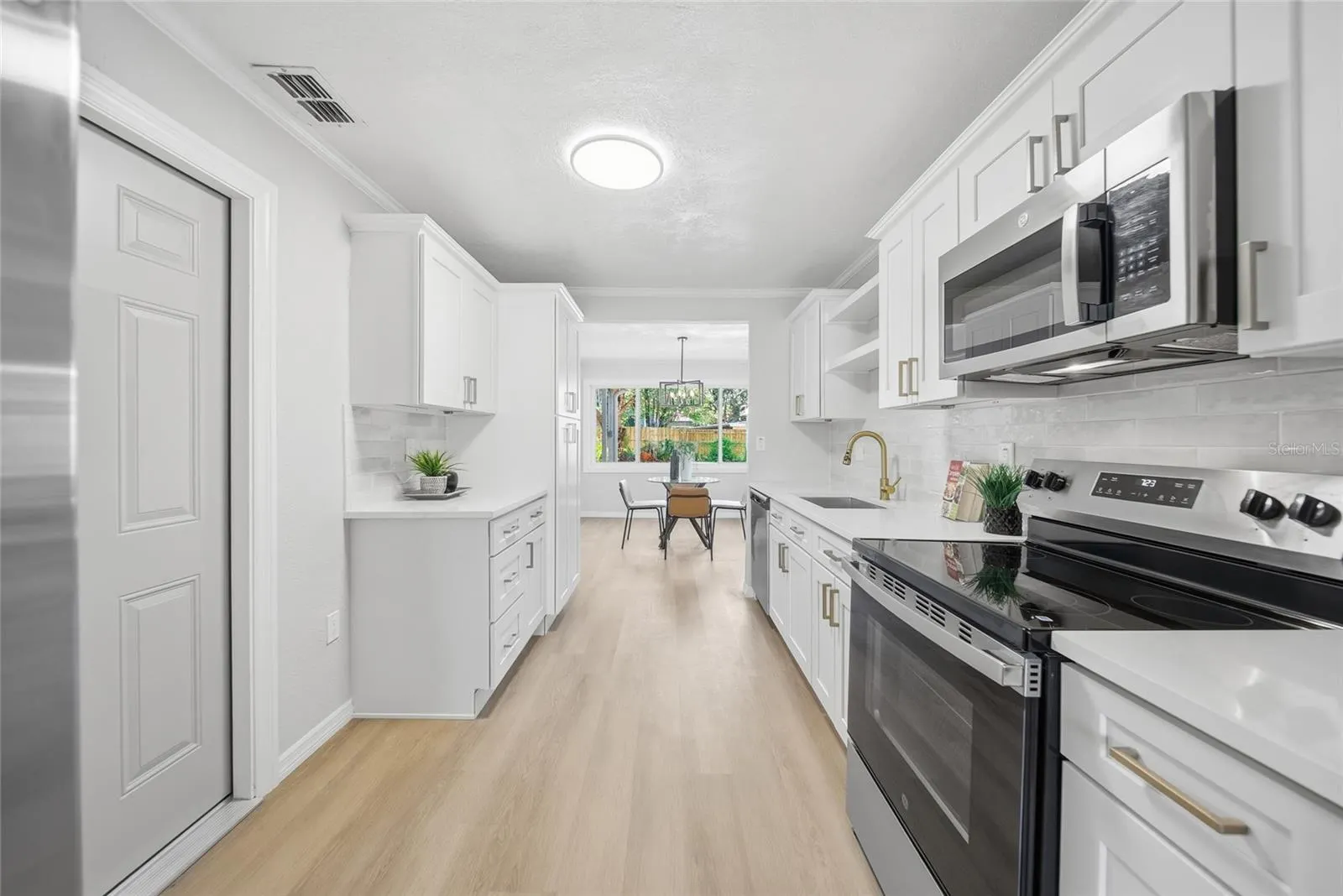 125 CRYSTAL BEACH AVE