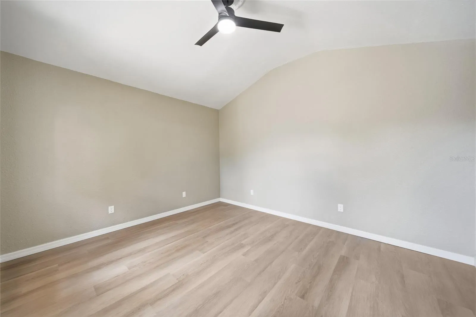 125 CRYSTAL BEACH AVE