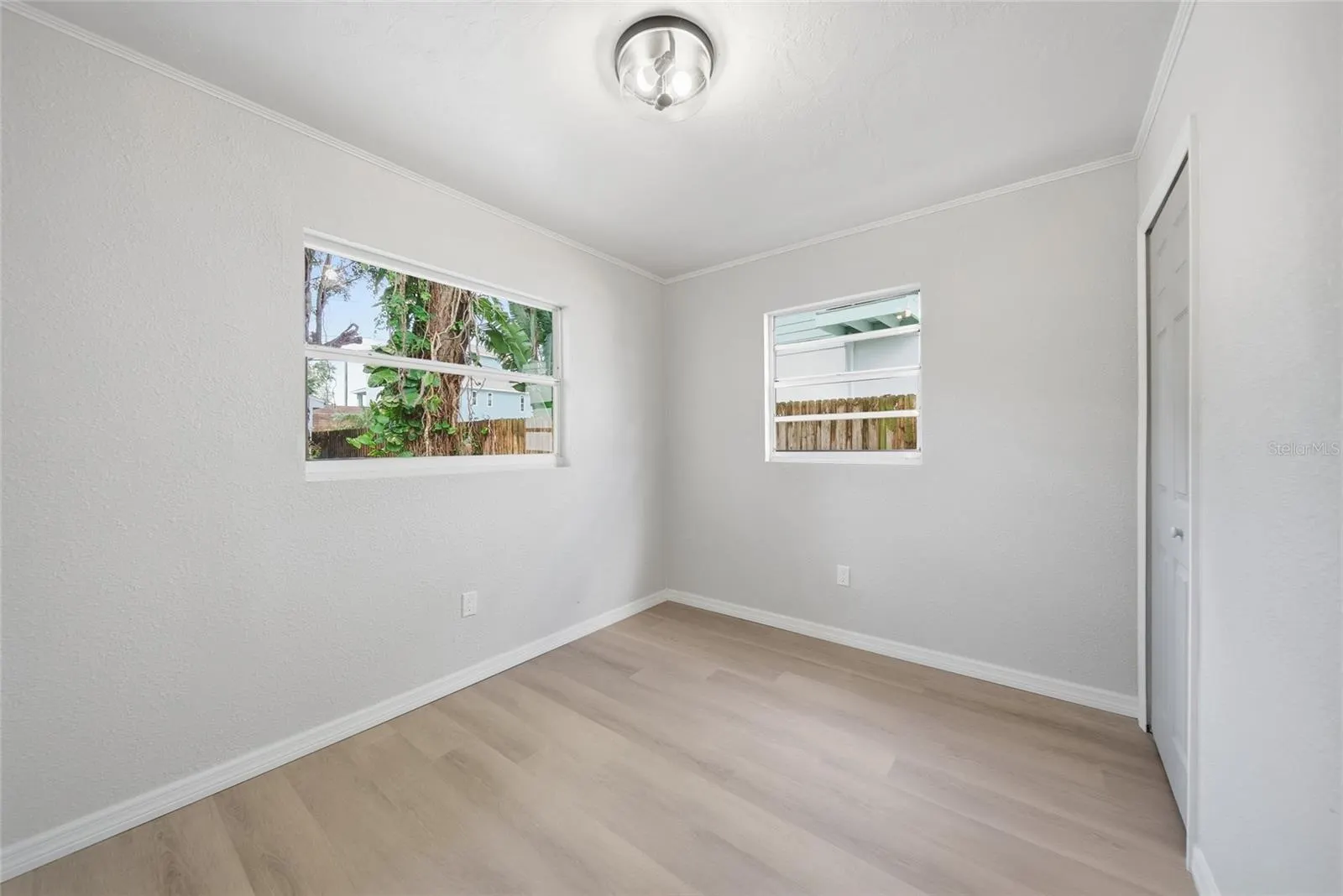 125 CRYSTAL BEACH AVE