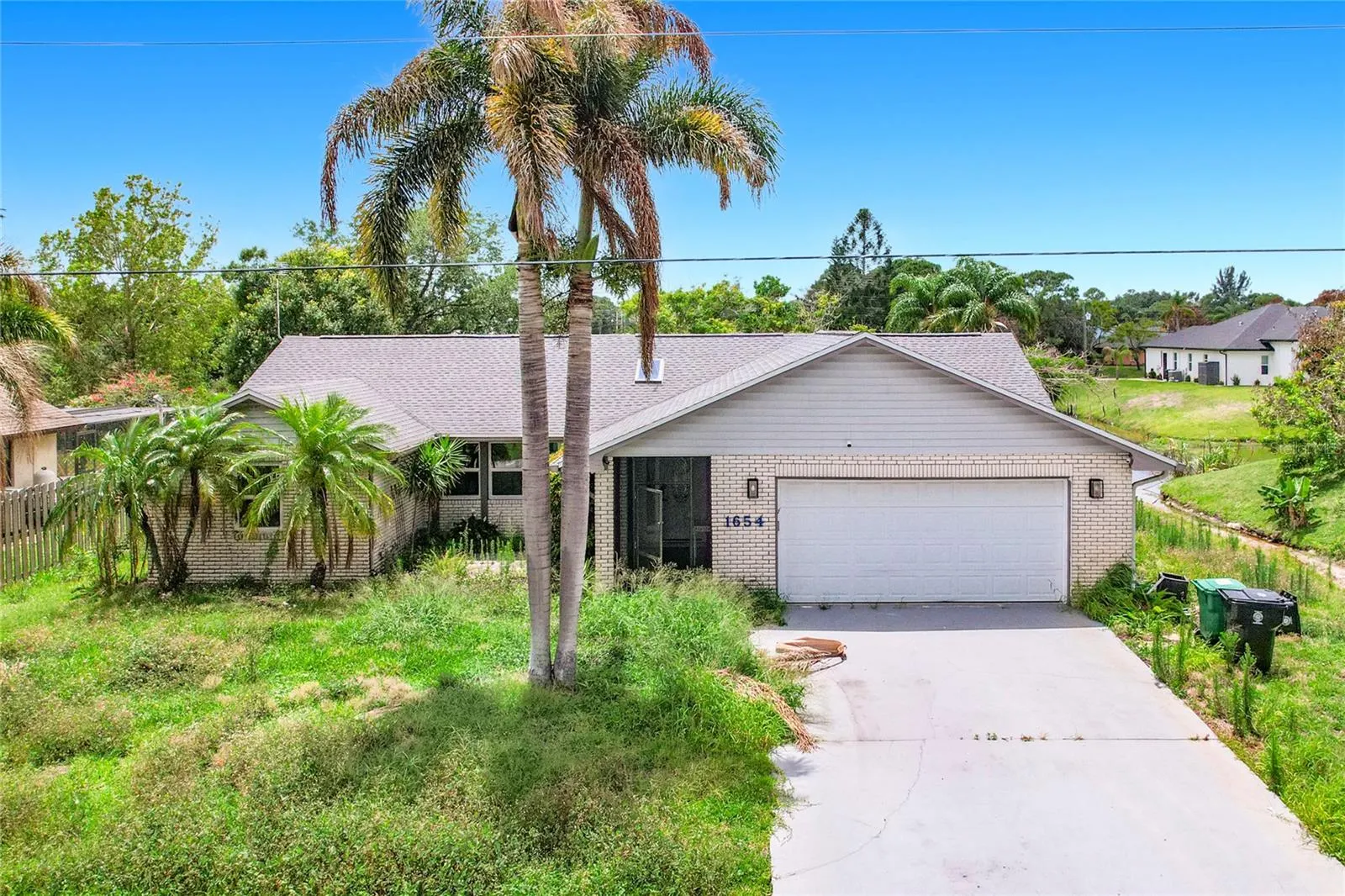 1654 SE FALLON DR