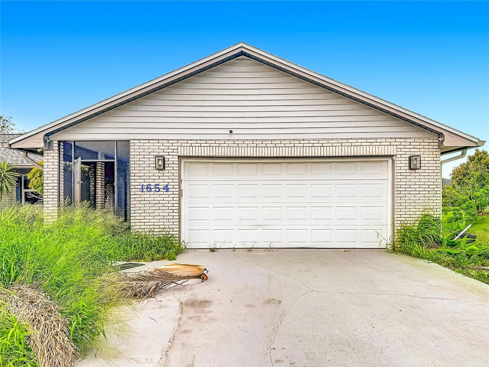 1654 SE FALLON DR