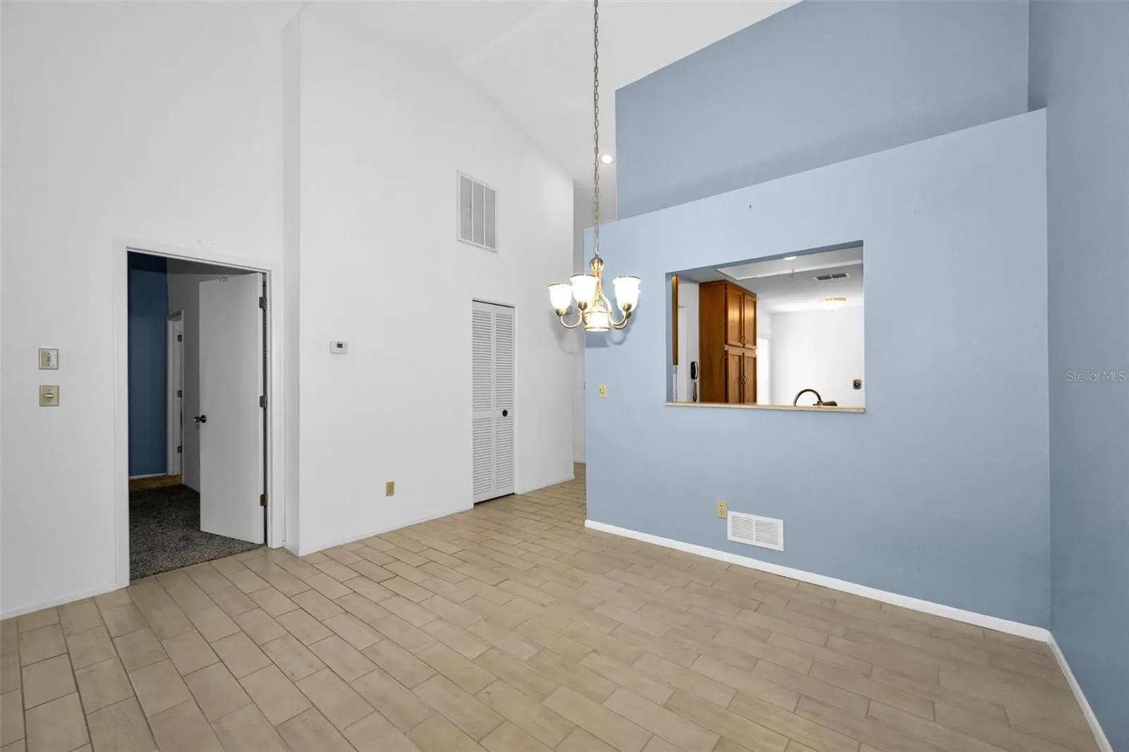 3477 HILLMOOR DR